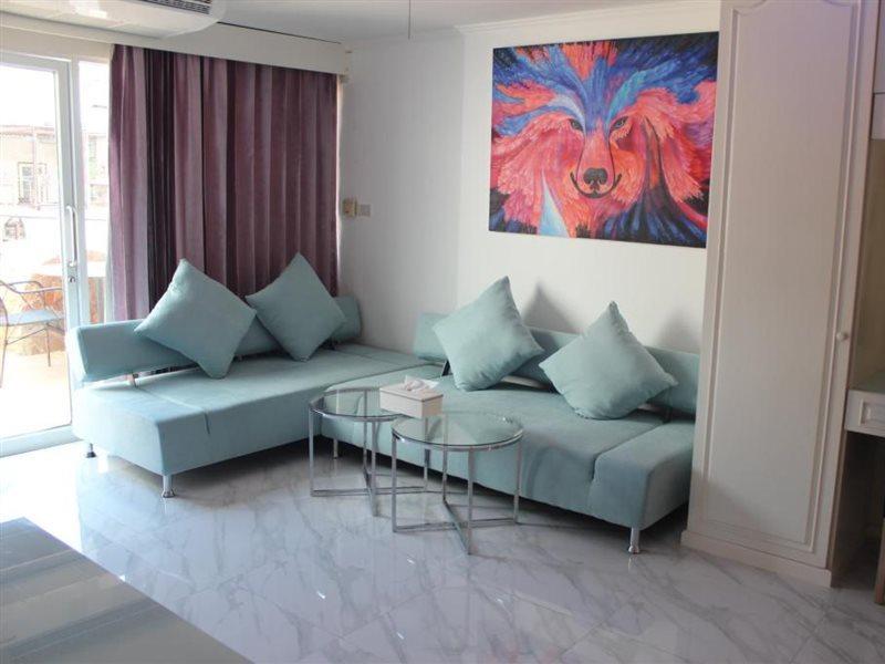Hotel Le Cafe Royale 3*