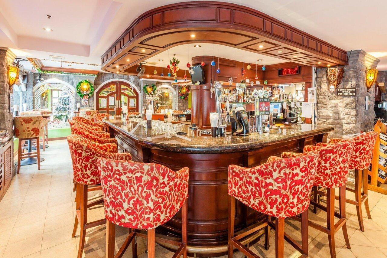 Hotel Tara Court
