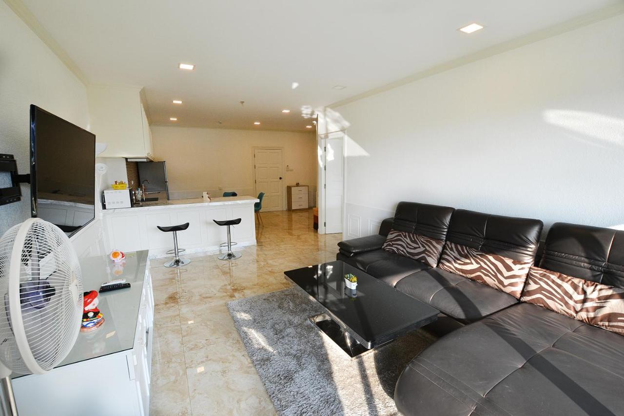 View Talay 6 By Cando Apartment