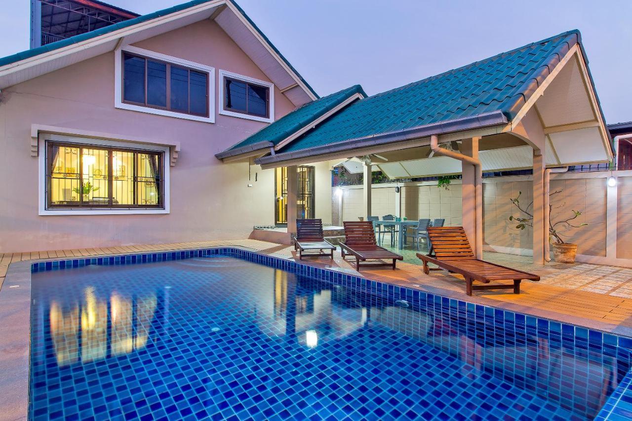 Pool Tanzanite Near Walking Street
