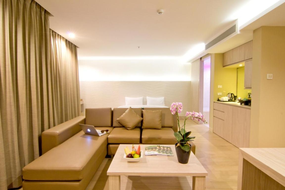 Hotel The 