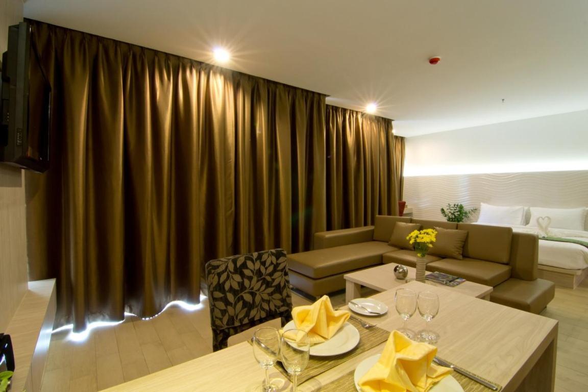Hotel The 