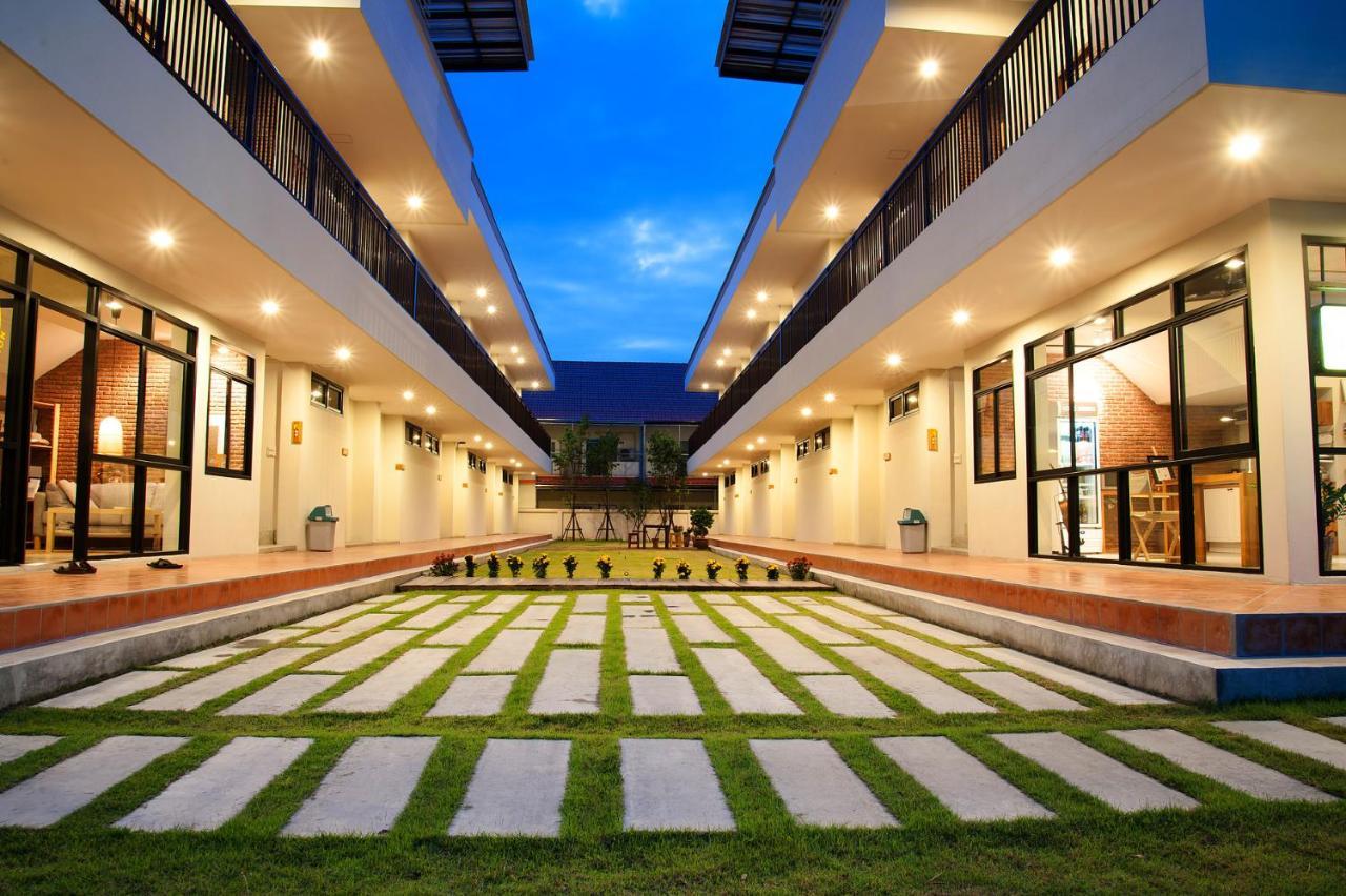Yellow Moon Hotel Pattaya