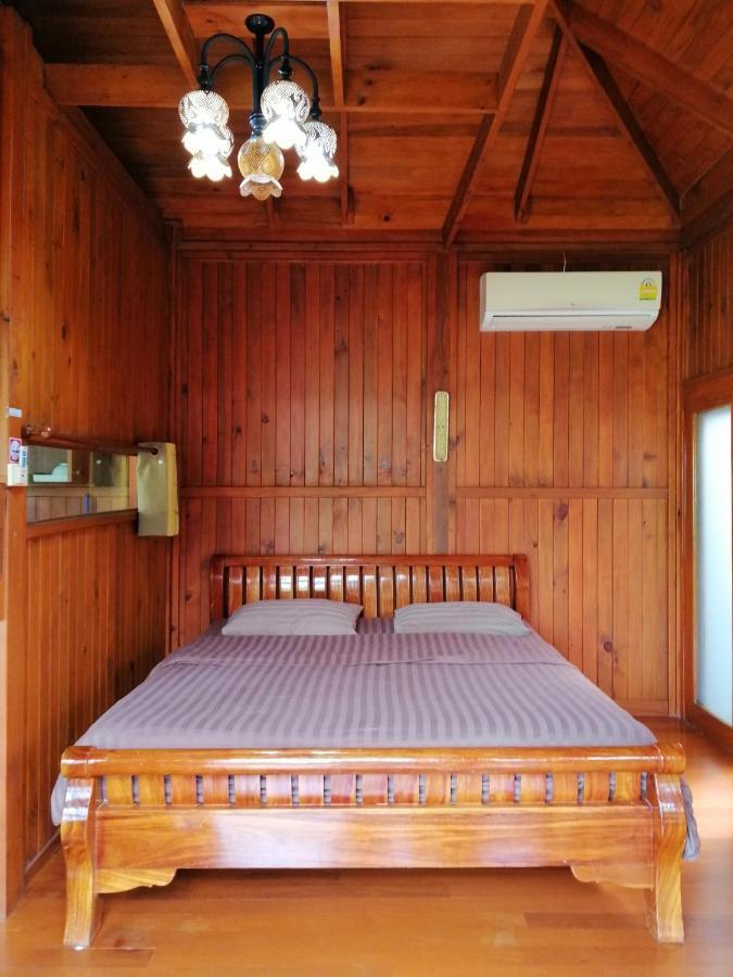 Wood House 3*
