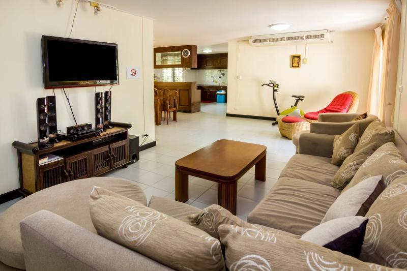 Rosa With Private Pool And Jacuzzi 100m To 2* Pattaya