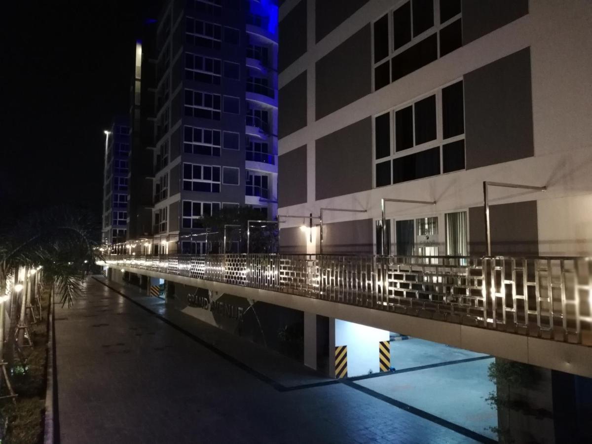 Grand Avenue 1 Bedroom
