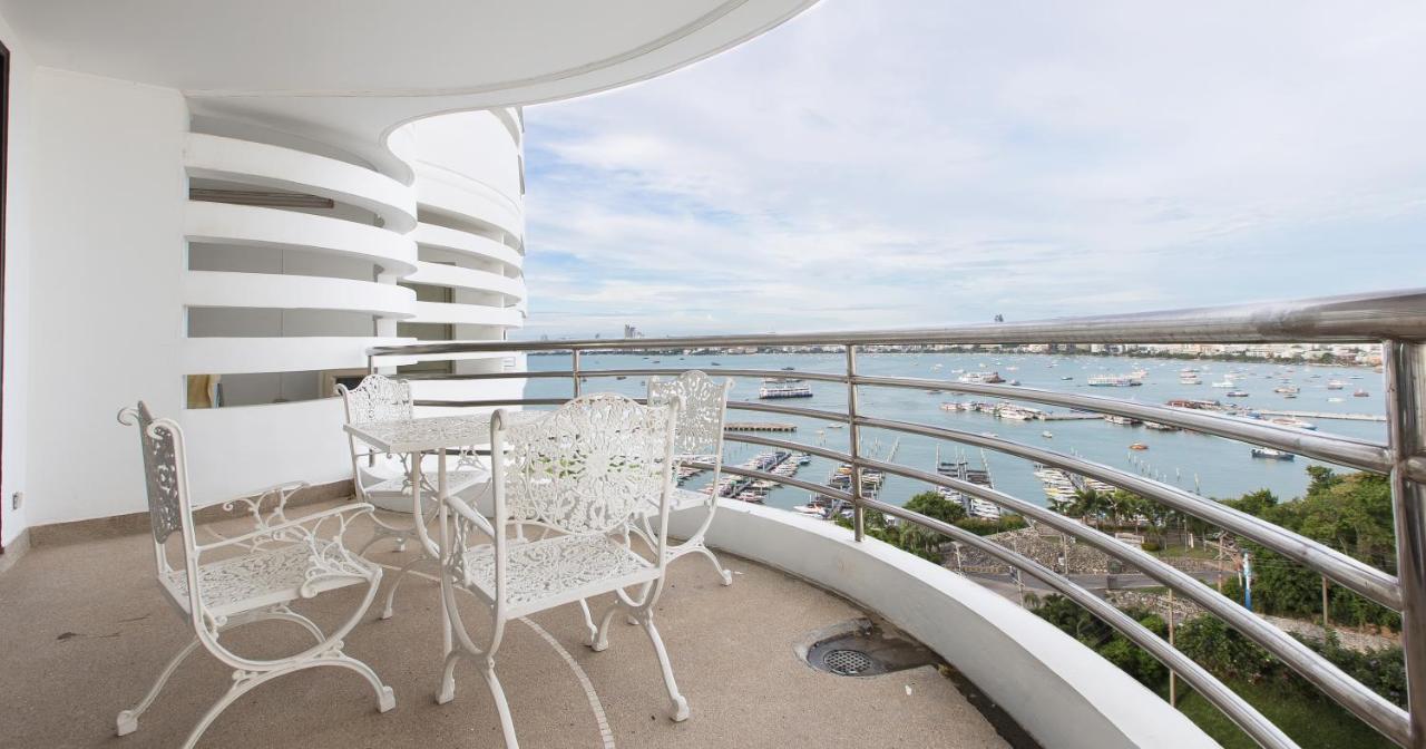 Apartment Spacious With Ocean & View