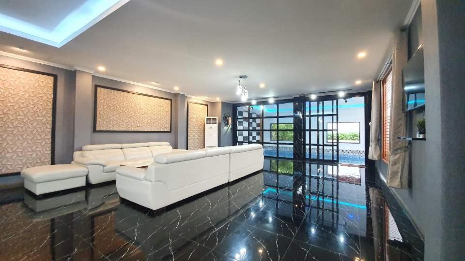 Amazing Pool
