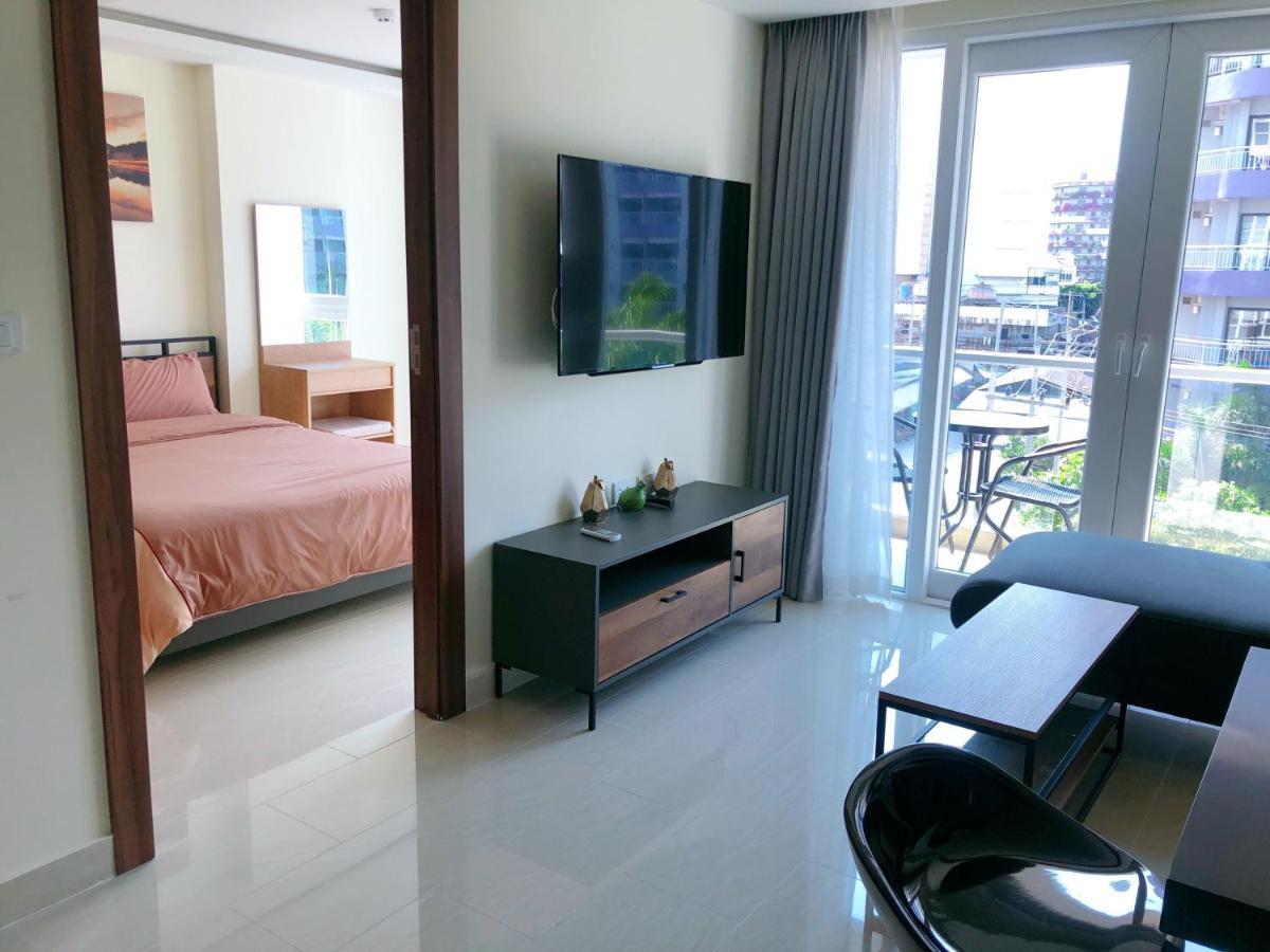 Grand Avenue Soi Buakhao By Daisy
