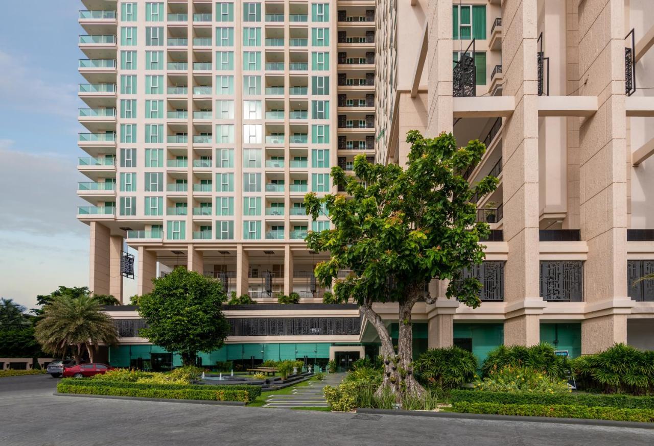 Rare Panoramic Sea, & Mountain Views - Xxl Balcony - Free Fast Wifi - Pool - Garden Tower 2317 Apartment Pattaya