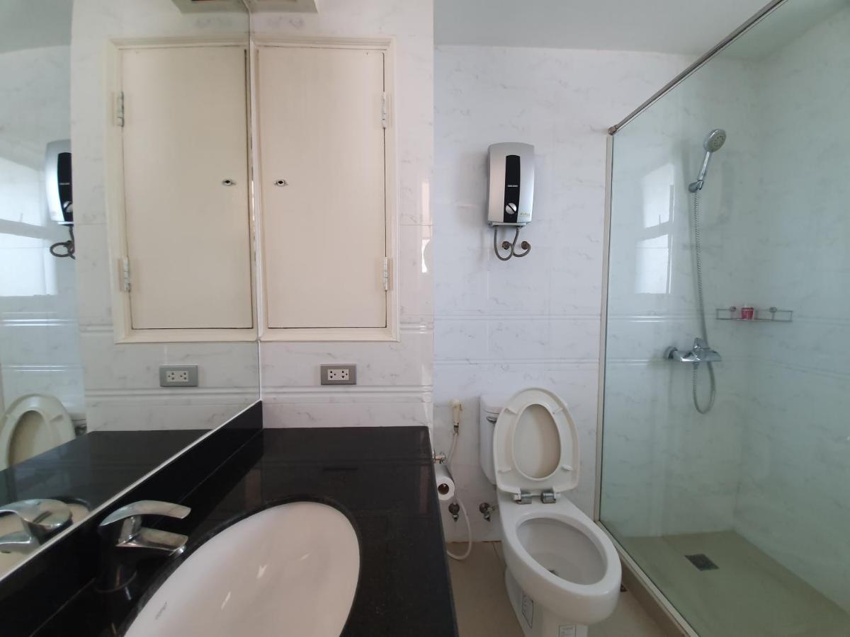 Spacious With Ocean & View Apartment