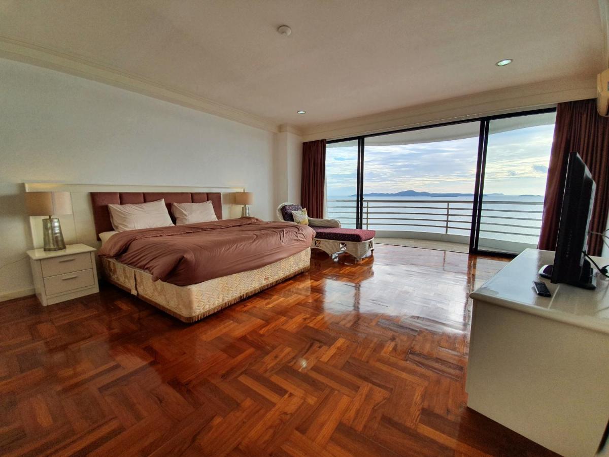 Spacious With Ocean & View