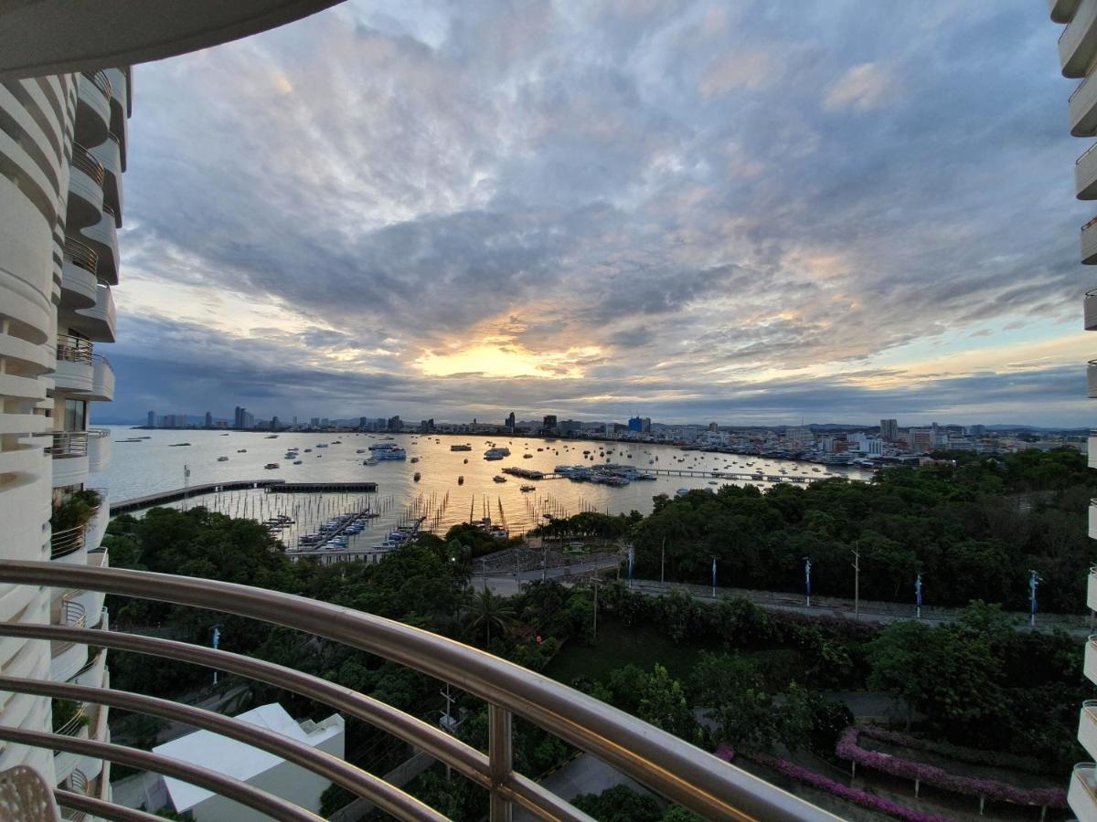 Spacious With Ocean & View *
