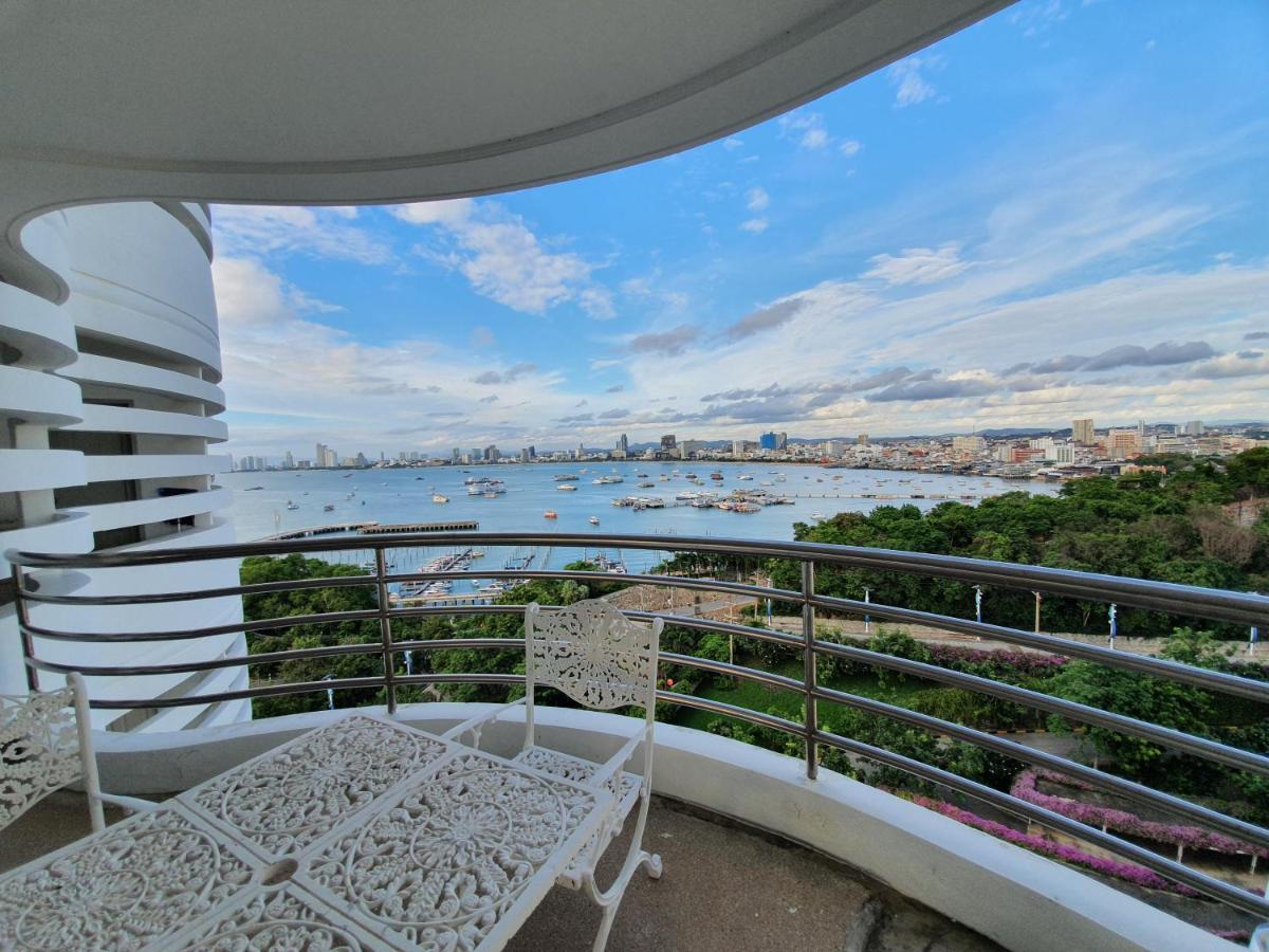 Spacious With Ocean & View Apartment *