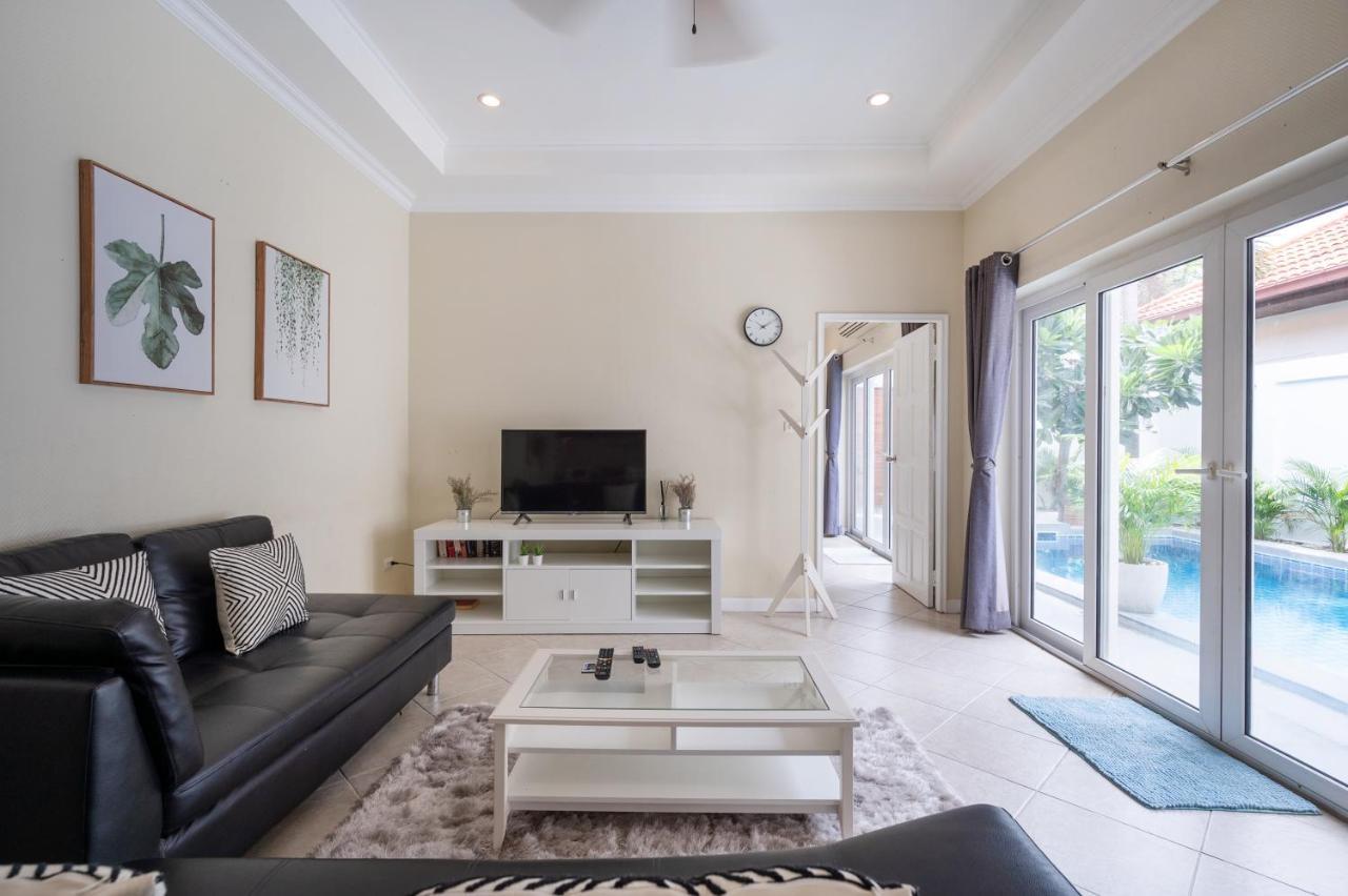 Majestic Pool 2 Bedrooms Private Villa Pattaya