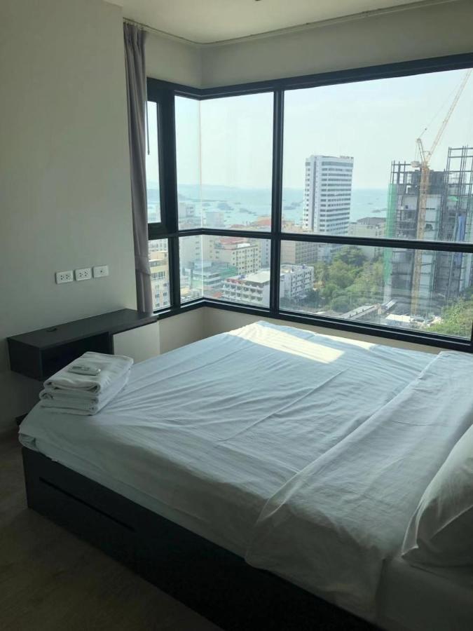 The Base Seaview * Pattaya