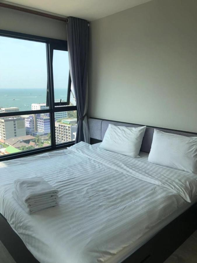 Apartment The Base Seaview Pattaya