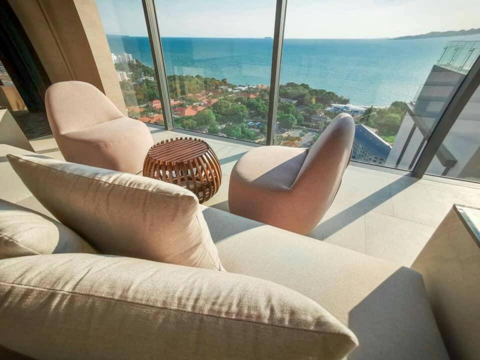 The Andromeda Seaview Apartment