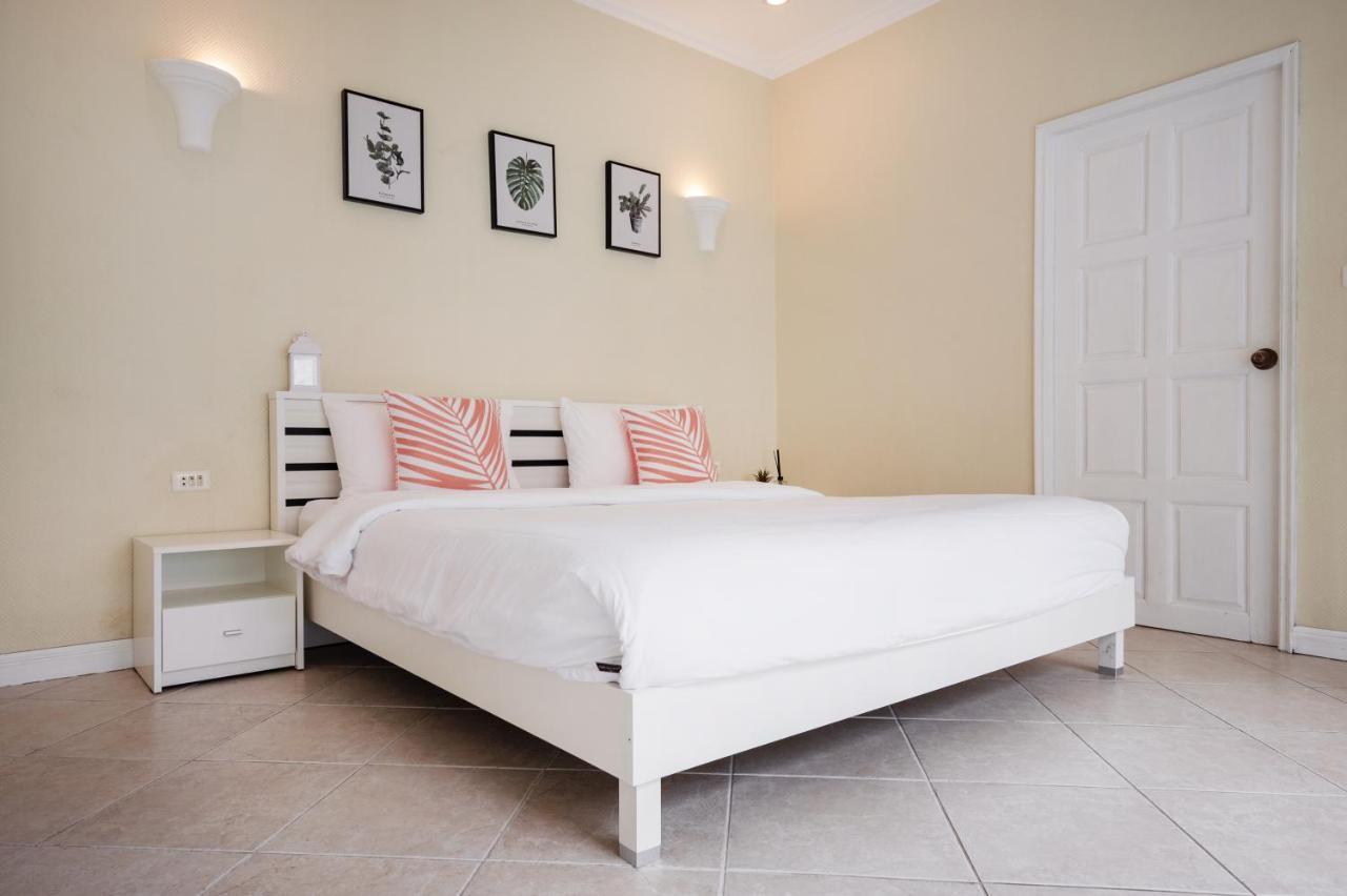 Majestic Pool 2 Bedrooms Private Pattaya
