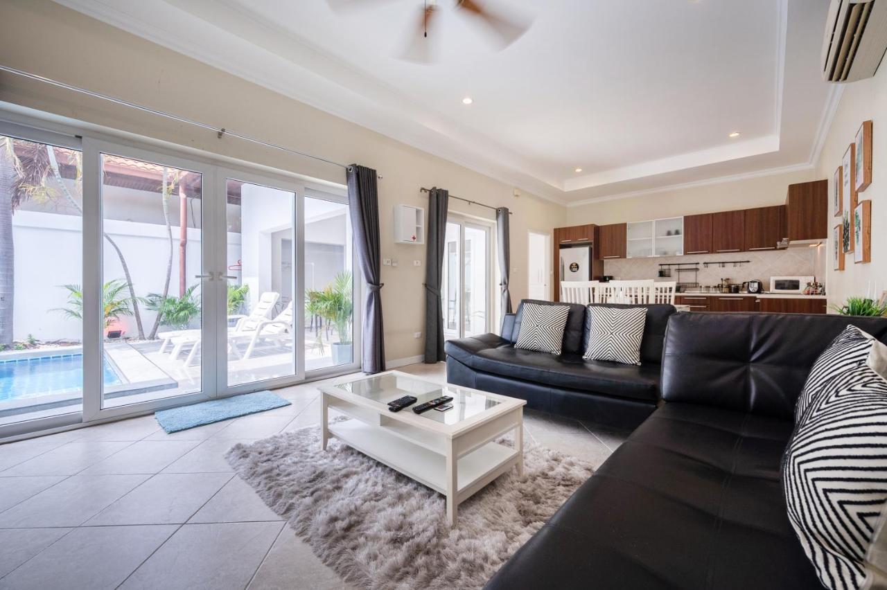 Majestic Pool 2 Bedrooms Private Villa Pattaya