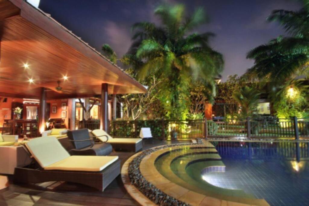 Villa Adikan Luxury 5 Bedrooms *