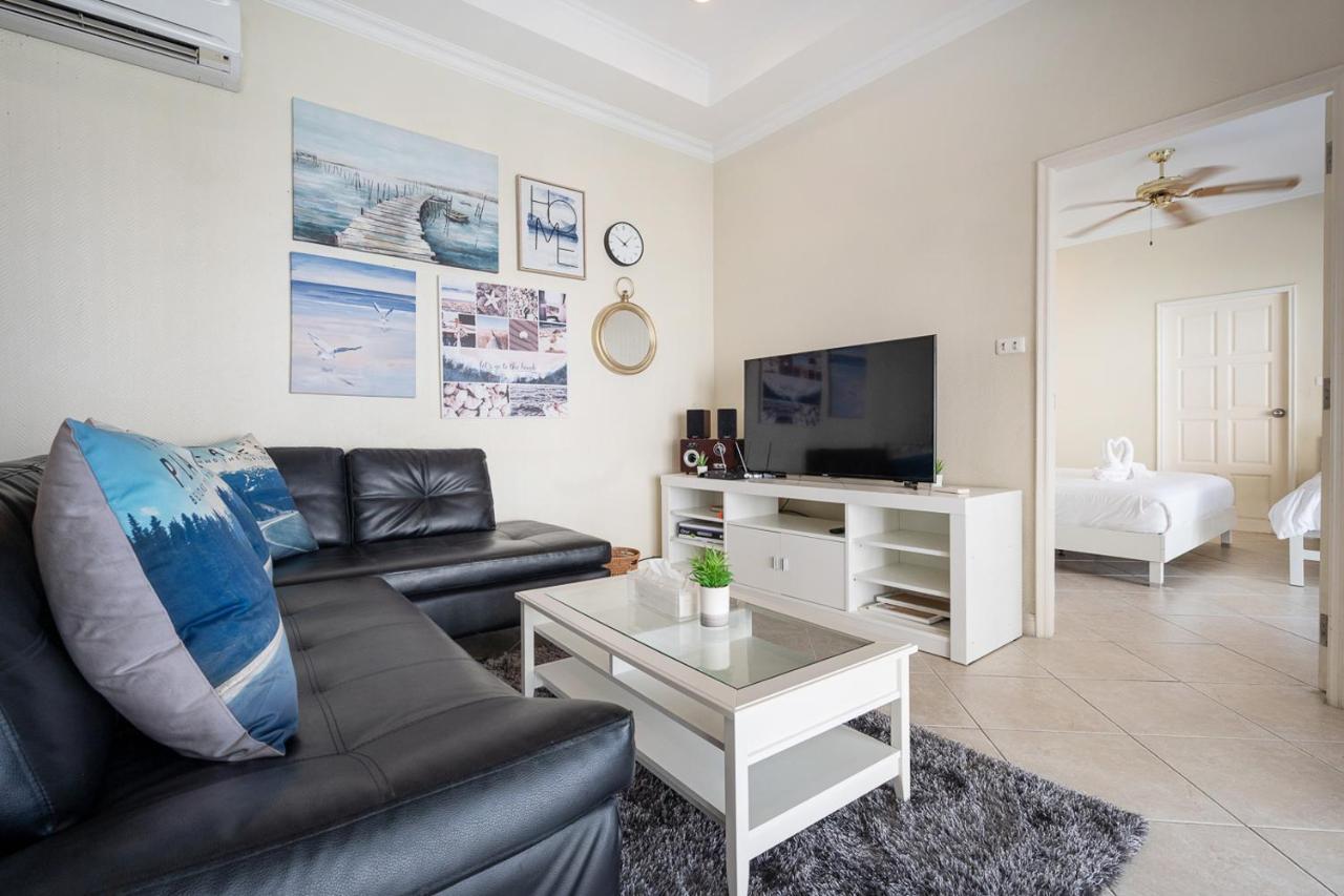 Majestic Pool 2 Bedrooms Private * Pattaya