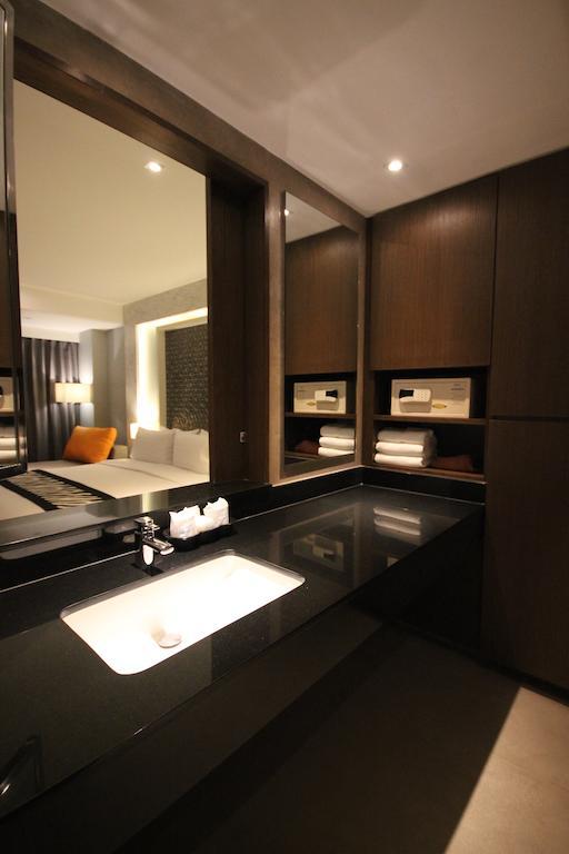 Season Five Hotel