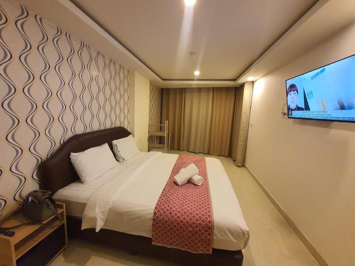 Apartment Grand Avenue Jang Pap