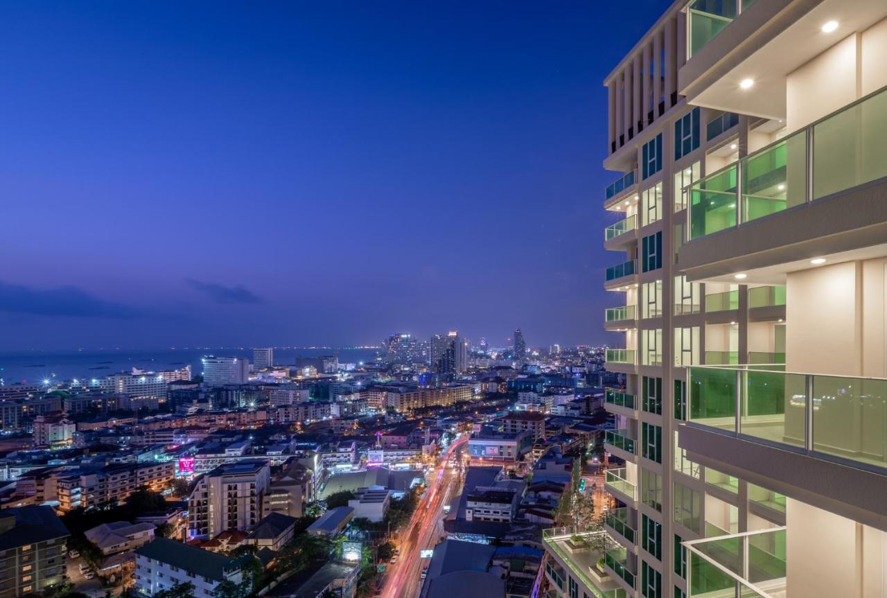 City Garden Tower Luxurious Condominium In The Center Of