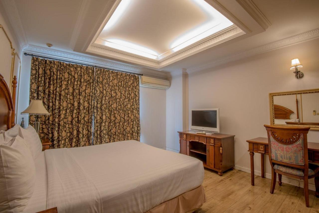 Hotel Four Seasons Place Pattaya