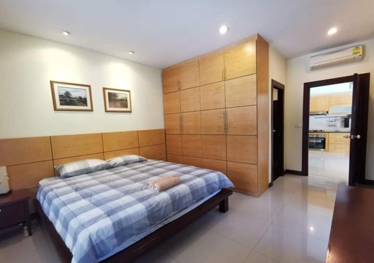 Baronial Pool Villas Pattaya