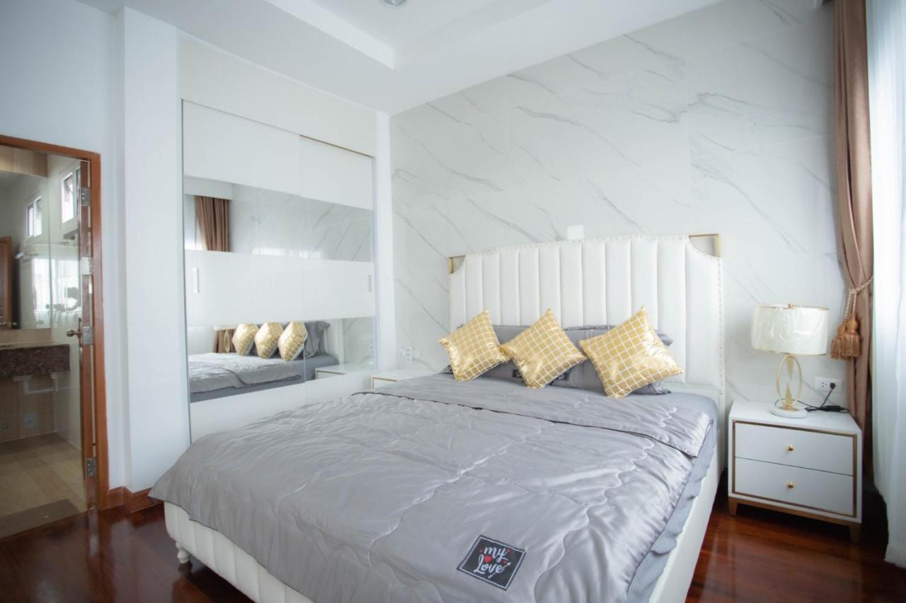Kw Pool Villa Pattaya