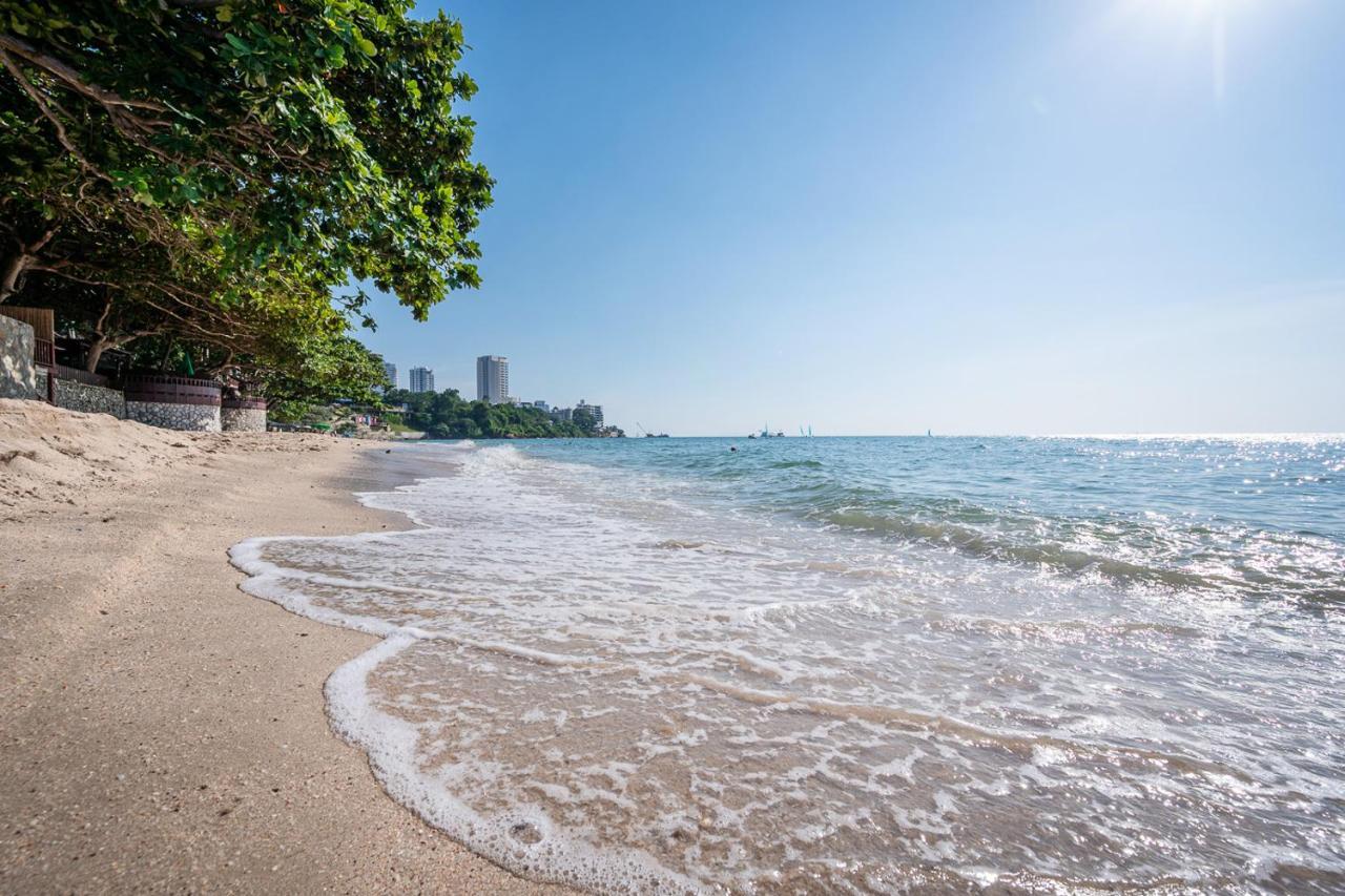 Majestic Pool Villas Private Beach Pattaya