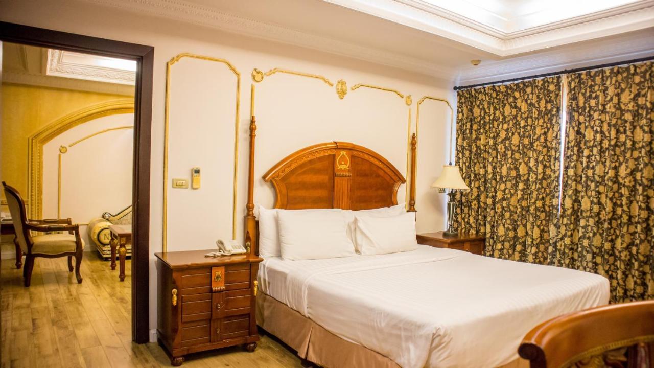 Hotel Four Seasons Place Pattaya