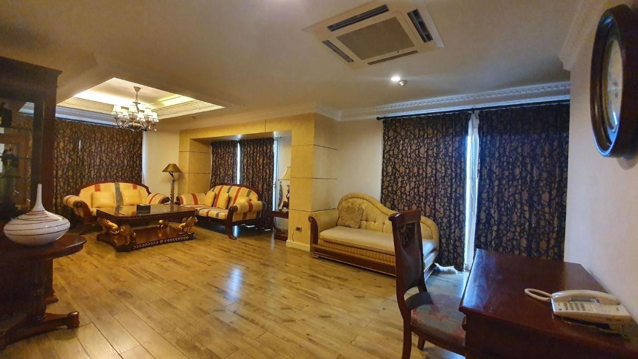 Four Seasons Place 4* Pattaya