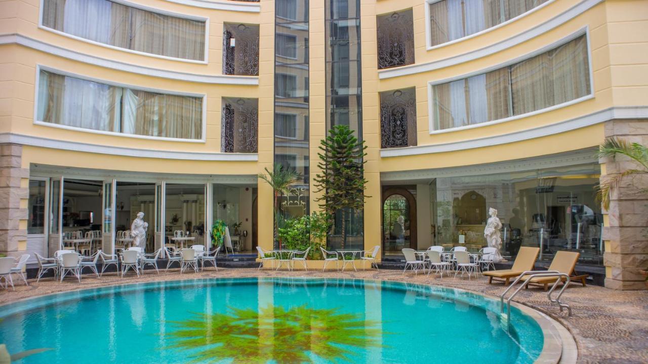 Four Seasons Place 4* Pattaya
