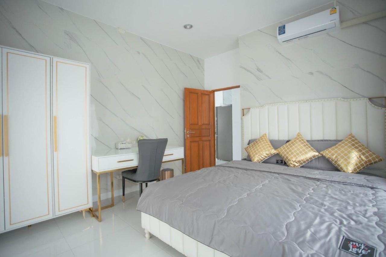 Kw Pool Villa