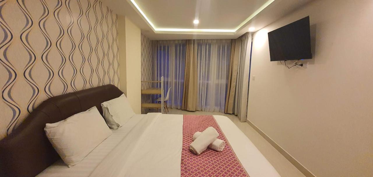 Apartment Grand Avenue Jang Pap