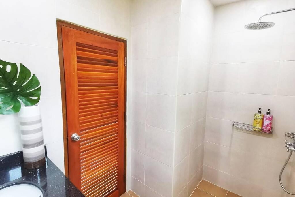 Anb Poolvilla 3br Walk Private In Pratamnak Pattaya