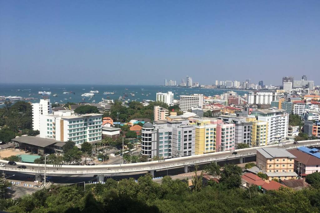 Unixx South 34m Seascape Apartment Pattaya