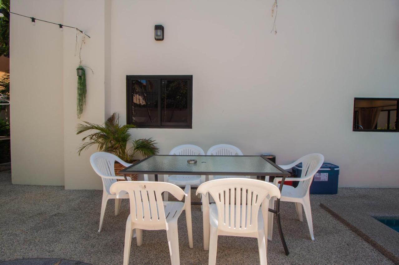 Luxury Pool 4 Bedroom 900m 1.5 Km Downtown Pattaya