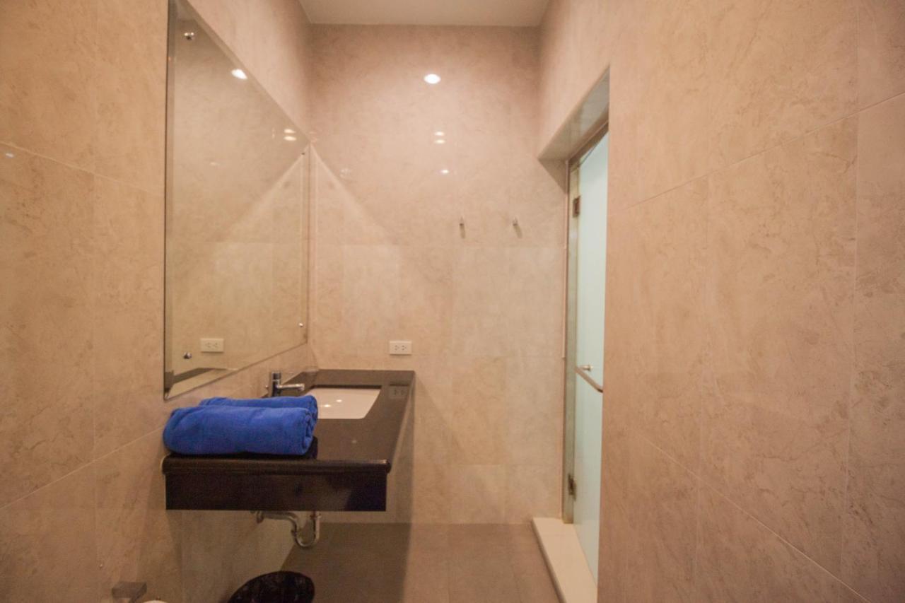 Luxury Pool 4 Bedroom 900m 1.5 Km Downtown