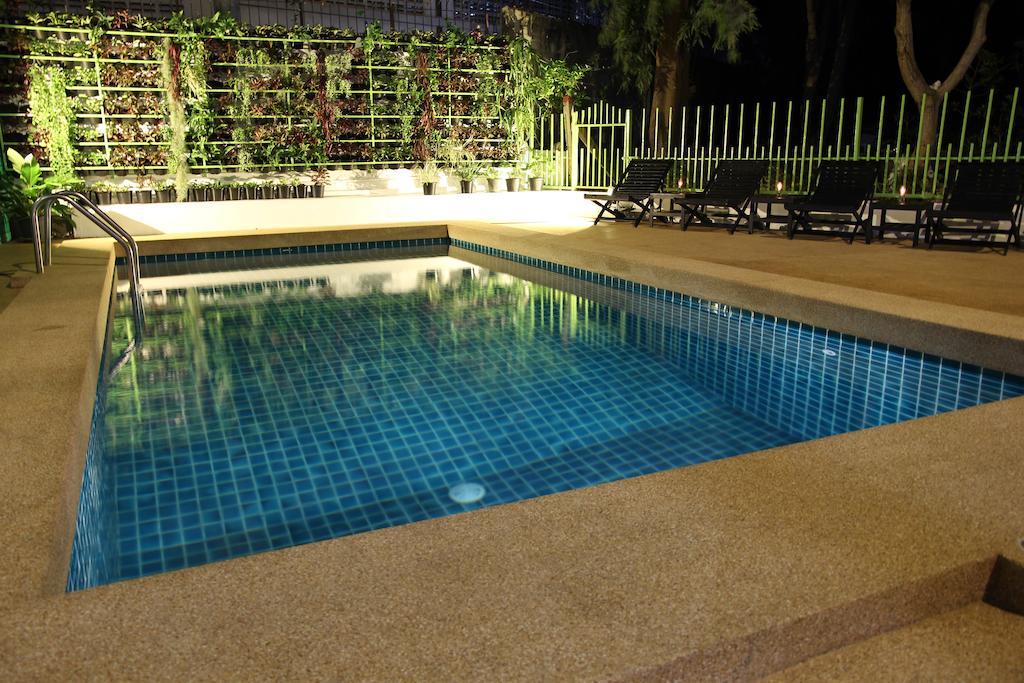 Wiz Hotel 3*
