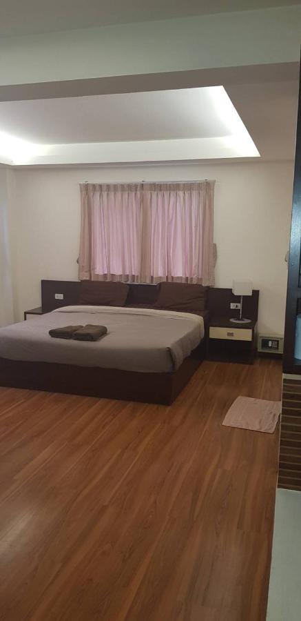 Jolly & Restaurant Pattaya