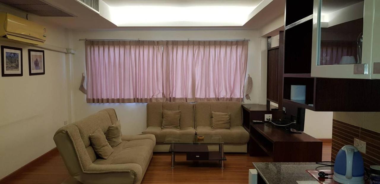 Jolly & Restaurant Guest house Pattaya