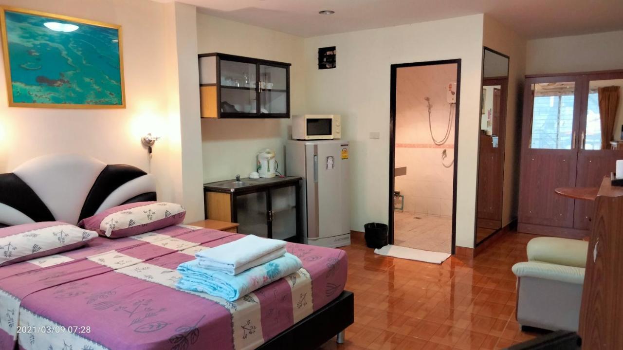 Nightstar Hostel *