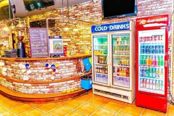 Jolly & Restaurant Guest house Pattaya