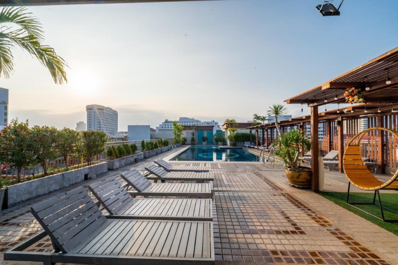 Baywalk Hotel