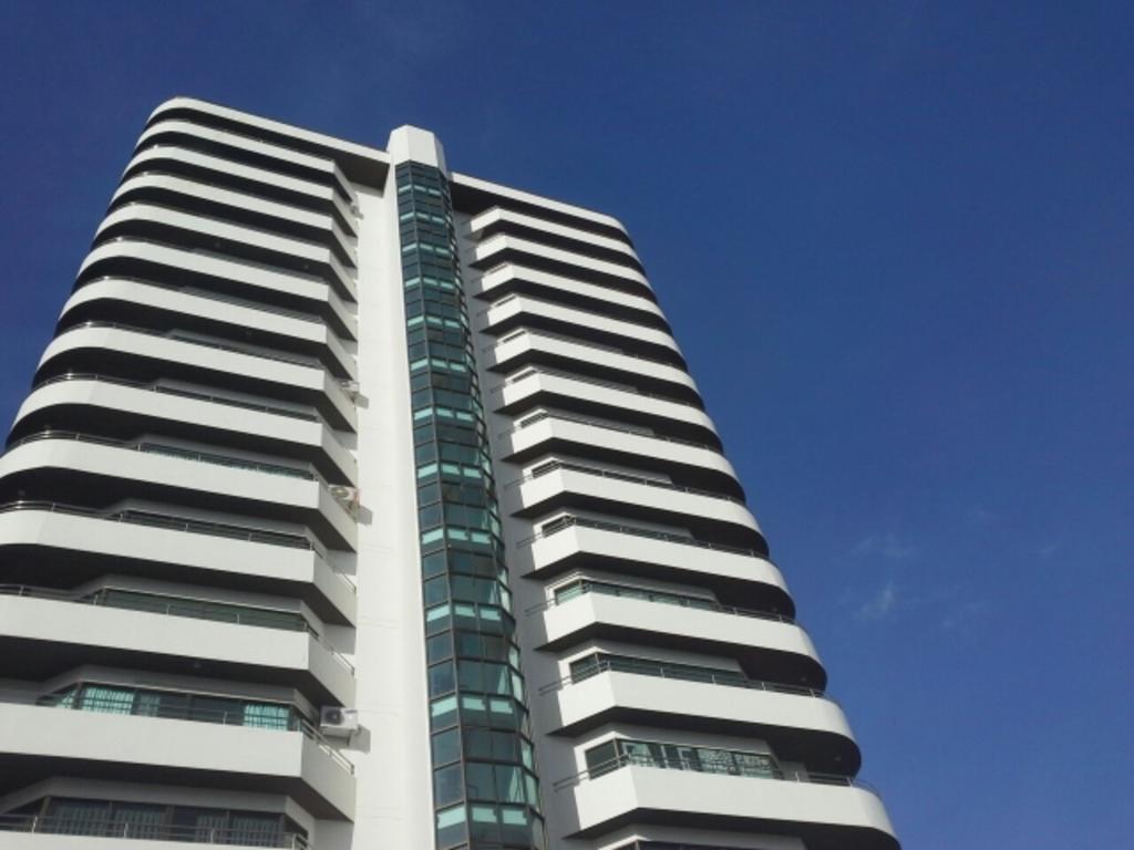 R-con Wongamat Hotel