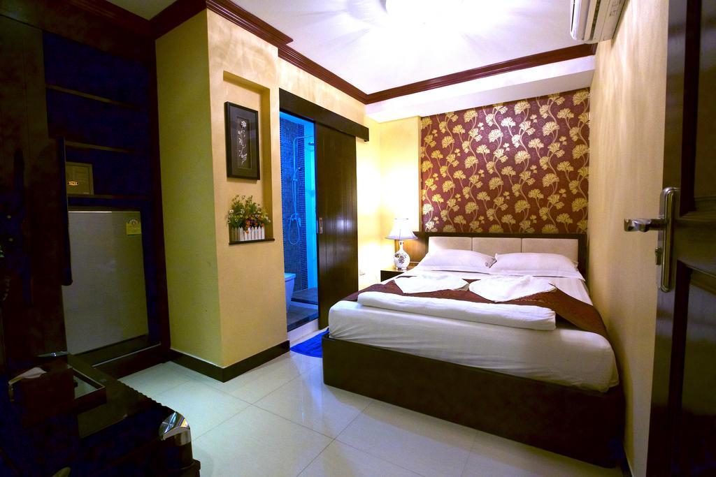 Hotel Katesiree 2*